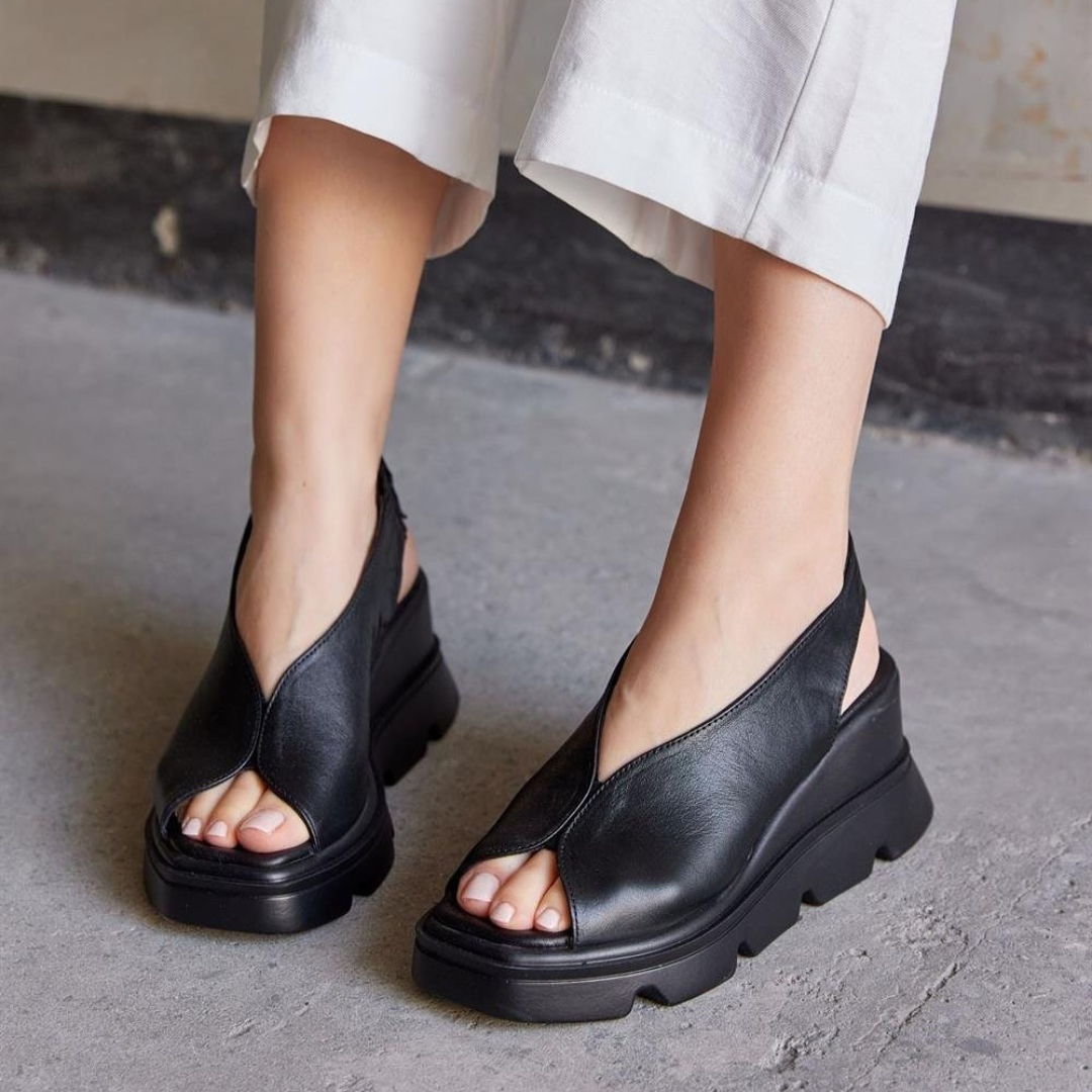 Sandales Compensées Élégance & Confort – 2025 Edition 👡✨