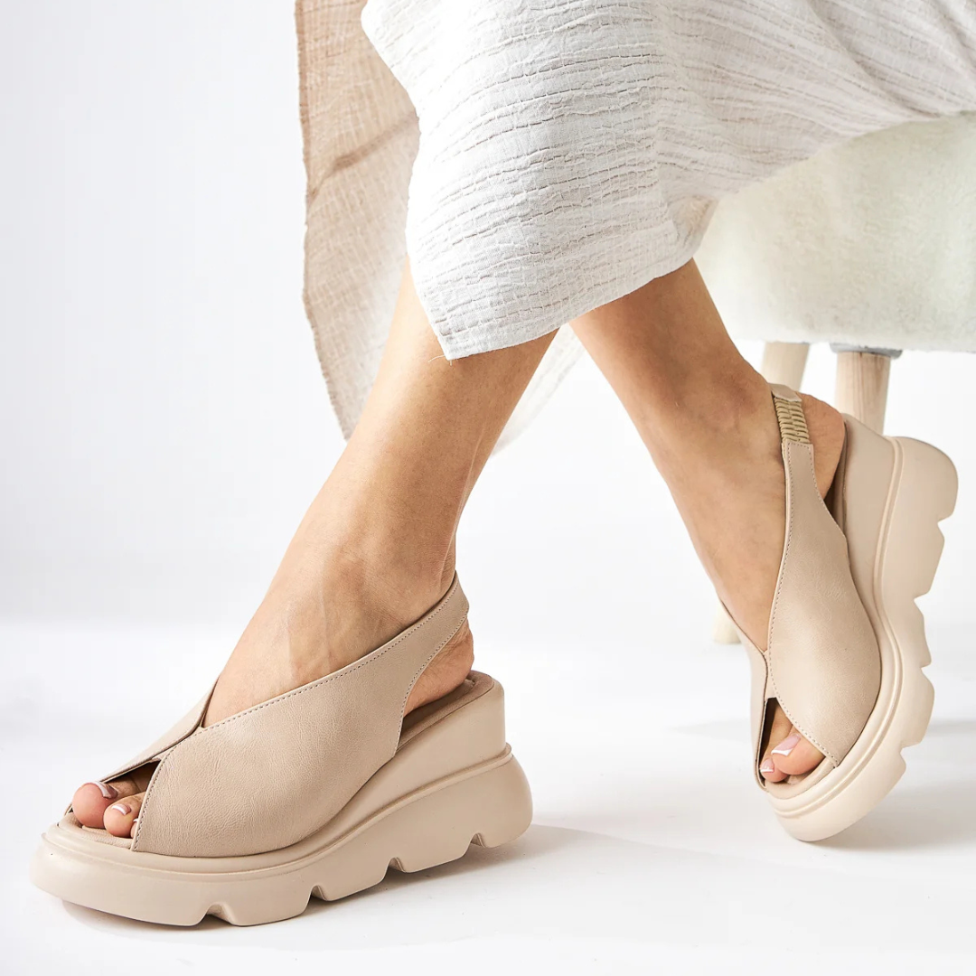 Sandales Compensées Élégance & Confort – 2025 Edition 👡✨